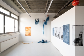 Marielena Stark, Afterlifestyle, 2023, Installationsansicht,
                                          Foto: Jorit Aust
