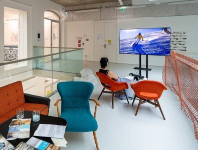 Gletscherschmelze Wiener Eistraum, Festivalprojekt des PGS „Ice Ice Baby. Politics of Cold, Arctic Perspectives
                                          and Frozen Water“, 2025, © Jorit Aust