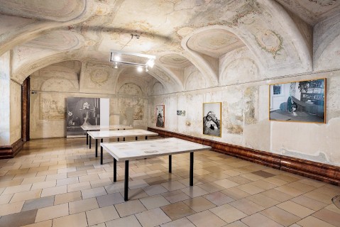 Ausstellungsansicht, to display, to support, to care, 2024, Foto: kunst-dokumentation.com